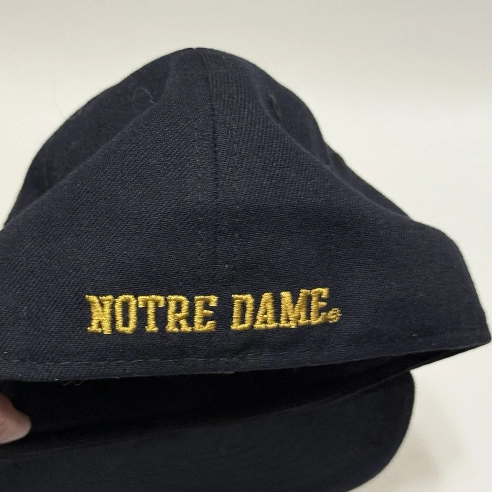 Notre Dame NCAA New Era 59FIFTY Fitted Hat Cap Navy Gold Size 6 7/8 Low Profile